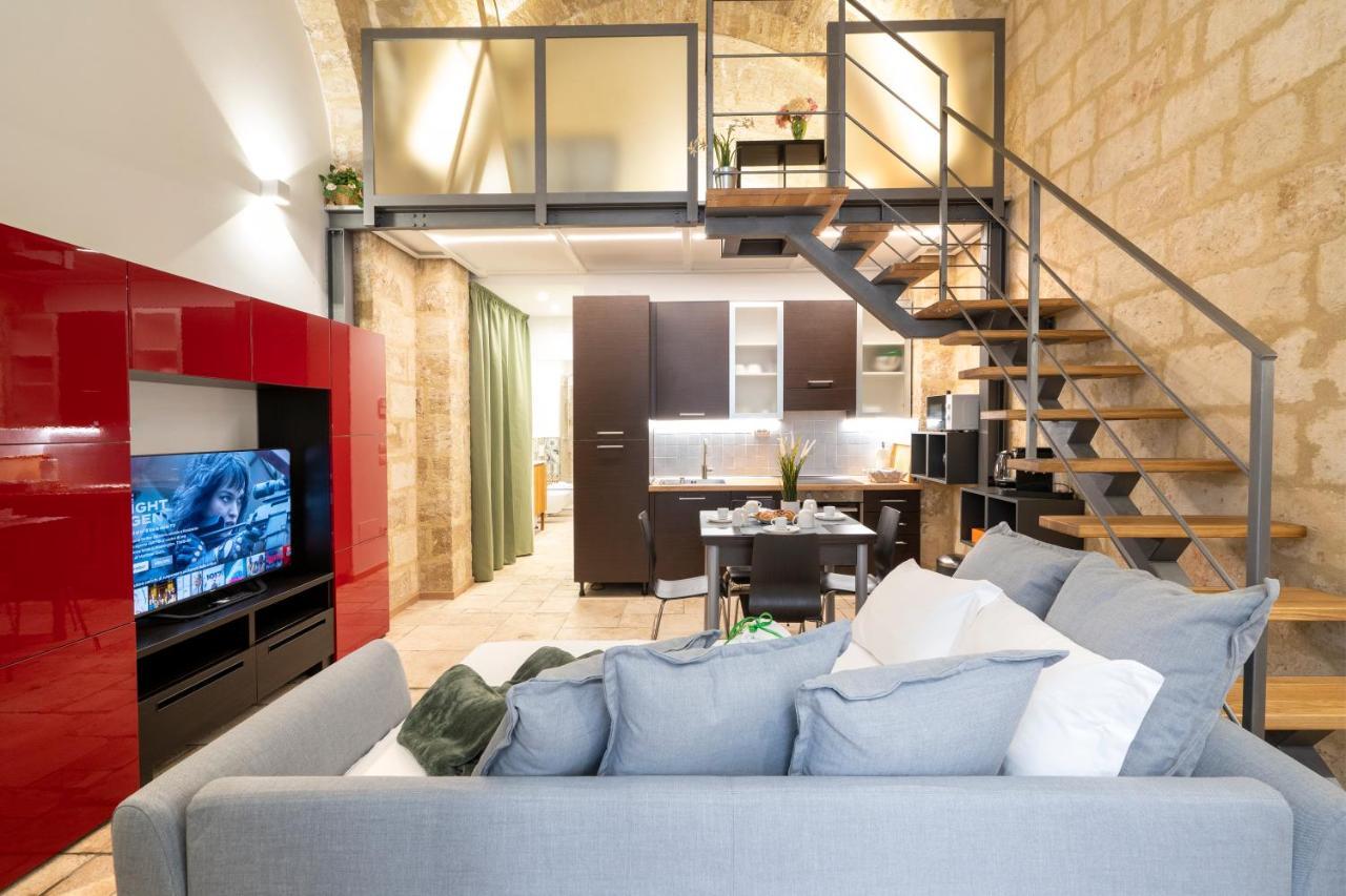 Stazione & Politecnico Stylish Apt With Netflix Бари Экстерьер фото