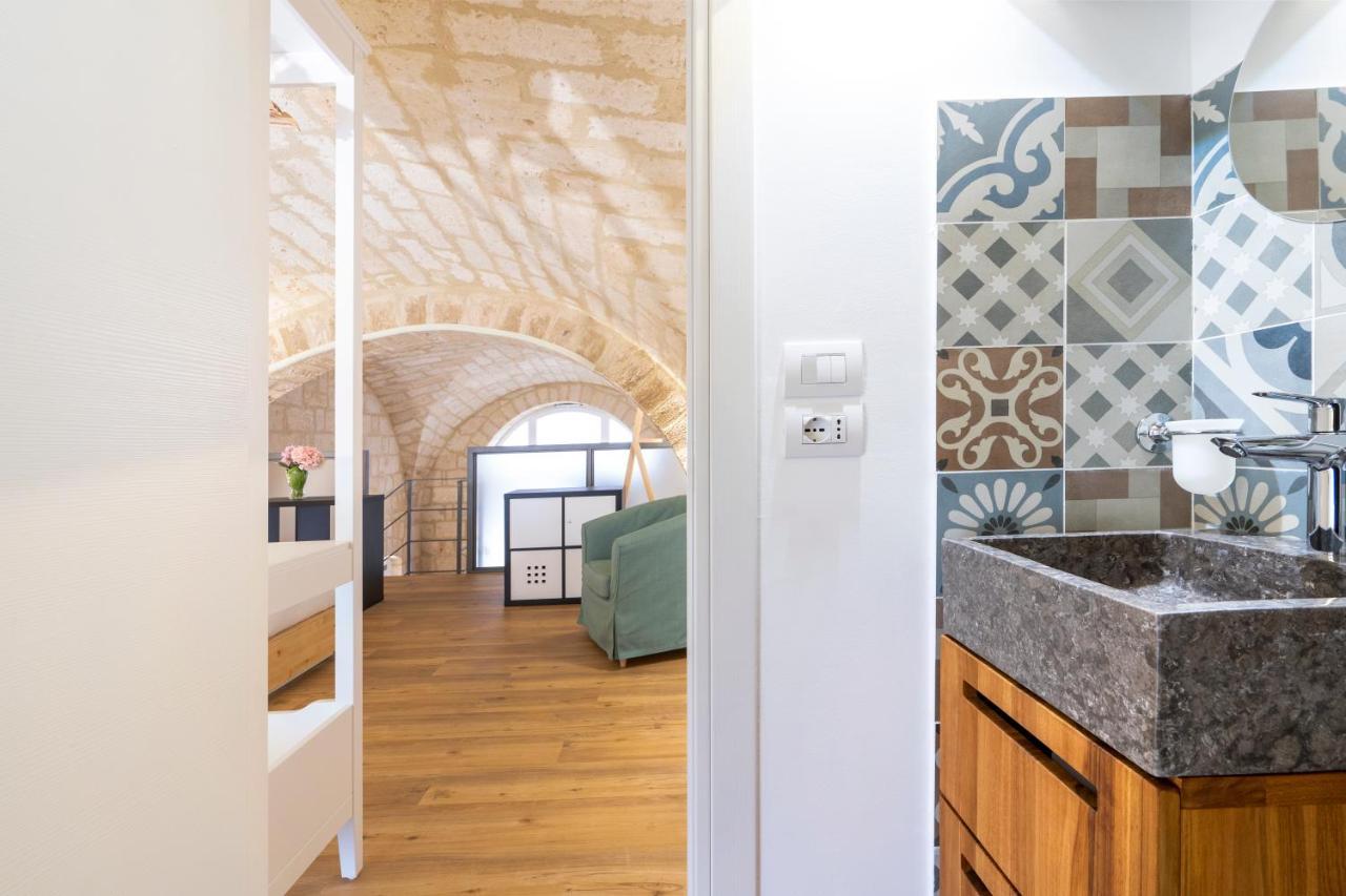 Stazione & Politecnico Stylish Apt With Netflix Бари Экстерьер фото