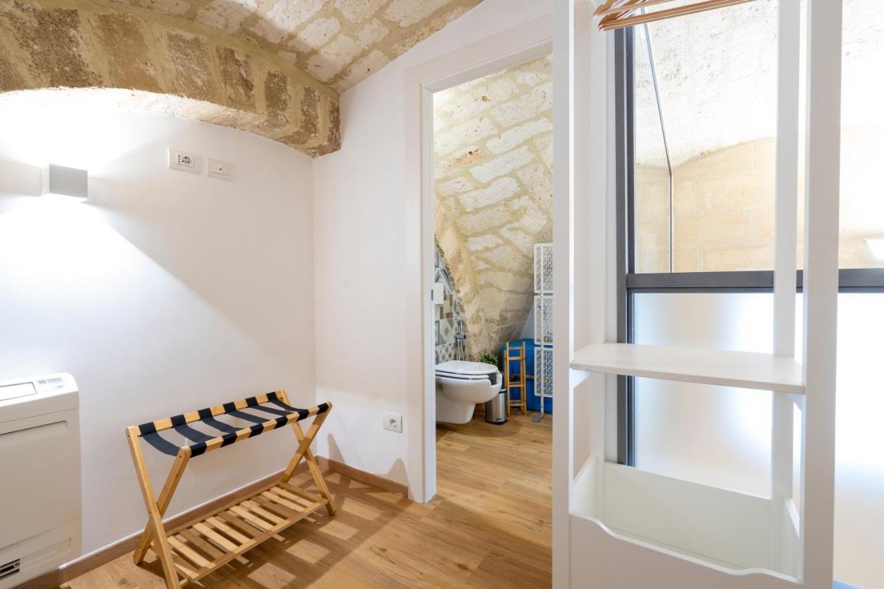 Stazione & Politecnico Stylish Apt With Netflix Бари Экстерьер фото