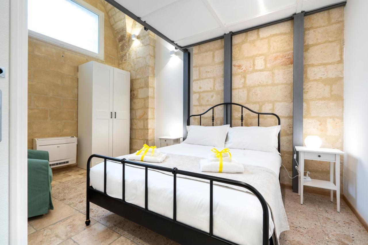Stazione & Politecnico Stylish Apt With Netflix Бари Экстерьер фото