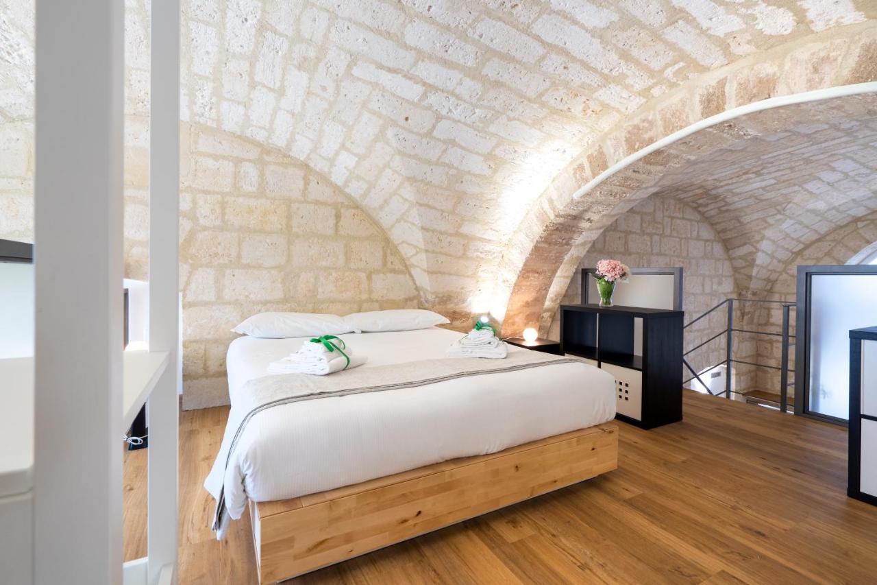 Stazione & Politecnico Stylish Apt With Netflix Бари Экстерьер фото