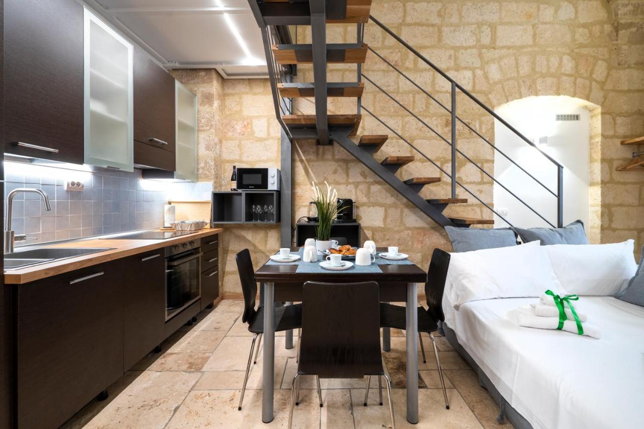 Stazione & Politecnico Stylish Apt With Netflix Бари Экстерьер фото