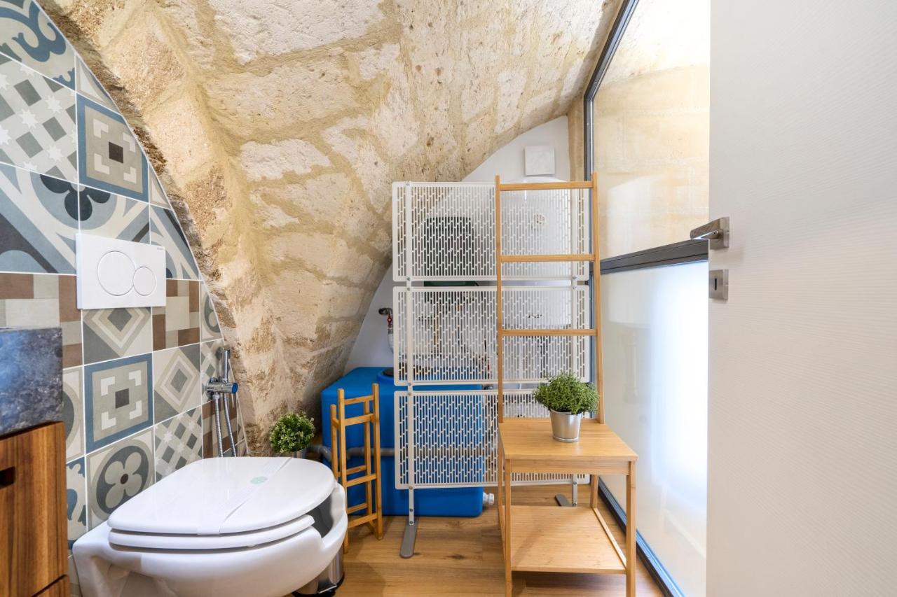 Stazione & Politecnico Stylish Apt With Netflix Бари Экстерьер фото
